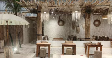Viral! Cafe Instagramable dengan Spot Pantai Ala Bali, Mantap