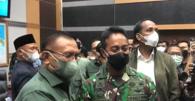 Pengamat Sindir Anggota DPR Selfie dengan Jenderal Andika Perkasa