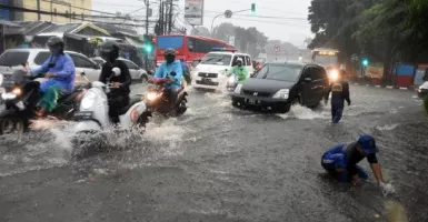 BPBD : Hujan Sejak Sore, 13 RT di Jakarta Banjir