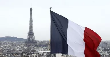 Diam-diam Bendera Prancis Alami Perubahan Warna, Kini Jadi Begini