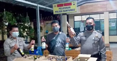 Terjaring Razia, Puluhan Botol Miras Disita Kepolisian Banyumas