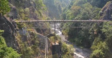 Akibat Lahar Hujan Gunung Semeru, Jembatan Malang-Lumajang Ambrol