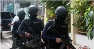 Densus 88 Tangkap Terduga Teroris di Batam