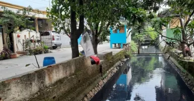 Ya Ampun, Kali di Perumahan Tangerang Diduga Tercemar Limbah