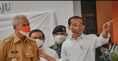 Ganjar Pranowo Unggah Foto Jokowi Menunjuk, Maknanya Dalam