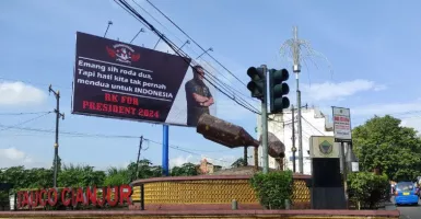 Baliho Ridwan Kamil For Presiden Belum Bayar Pajak, Copot!