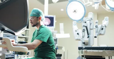 Teknologi Robotic Surgery di Indonesia Top, Pak Jokowi Bersuara
