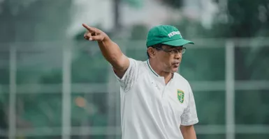 Nyaris Gagal Menang, Pelatih Persebaya Surabaya Ngamuk ke Wasit