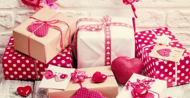 Bukan Bunga, Ini Daftar Hadiah Valentine Paling Berkesan