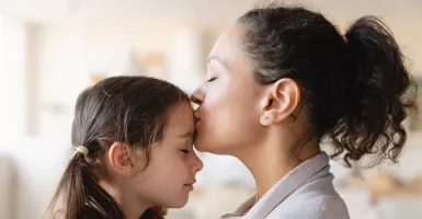 4 Cara Jelaskan ke Anak Saat Orang Tua Mau Bercerai