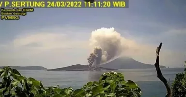 Gunung Anak Krakatau Status Siaga Level III, Warga Harap Waspada
