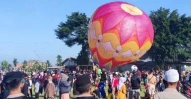 Polisi Jaga Festival Balon Udara di Wonosobo