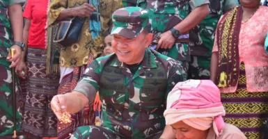 Prajurit TNI AD Harus Ada di Tengah Kesulitan Rakyat, Kata Dudung