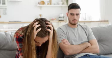 Nasihat Terkait Hubungan yang Malah Menghancurkan Pernikahan