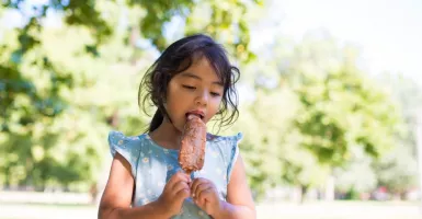 Jangan Sembarangan Beri Es Krim Pada Anak, Ini Alasannya