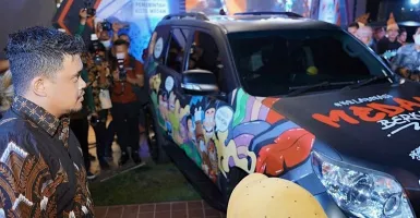 Mobil Mewah Bobby Nasution Jadi Kanvas Lukisan, Penuh Gambar Unik
