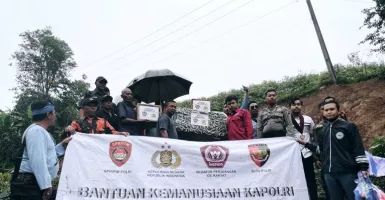 Kapolri Listyo dan PB INSPIRA Bantu Korban Longsor di Bogor