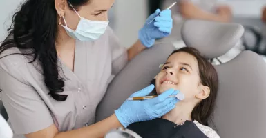 Jangan Ajak Anak ke Dokter Gigi Pertama Kali Saat Sakit