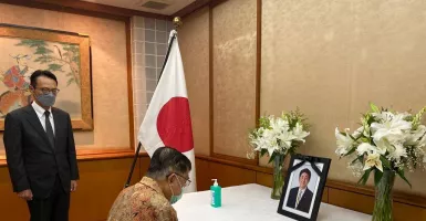 Sambangi Kedubes Jepang, JK Kenang Jasa Besar Shinzo Abe