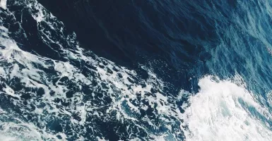 Pria ini Terombang-ambing 18 Jam di Laut dengan Bola Mainan