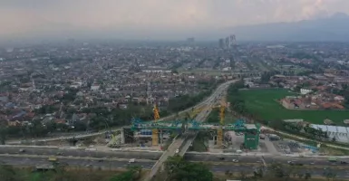 Ekonom Bongkar Biaya Bengkak Proyek Kereta Cepat Jakarta-Bandung