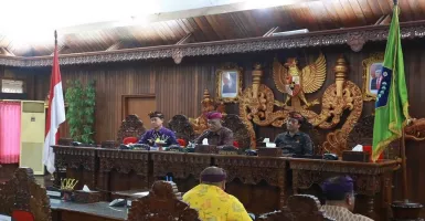 Ketua DPRD Klungkung Berharap Pendapatan Daerah Naik