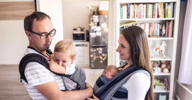 3 Merek Gendongan Bayi Paling Bagus, Orang Tua dan Buah Hati Merasa Nyaman