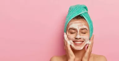 Kenali Perbedaan Fungsi Facial Wash dan Cleanser agar Tidak Muncul Masalah Kulit