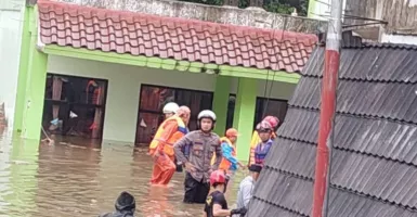 Tembok Sekolah MTSN 19 Ambruk Akibat Banjir, 3 Orang Tewas