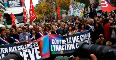 Kenaikan harga Mulai Mencekik, Ribuan Orang Penuhi Jalan-jalan di Paris