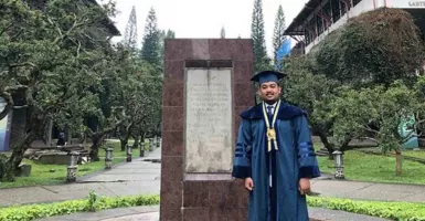 Ilmi Lulusan Termuda S3 ITB, Usia Baru 26 Tahun