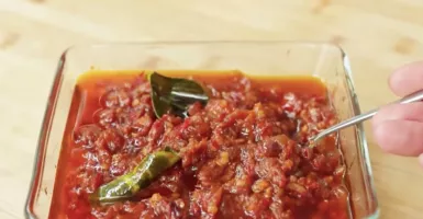 Resep Sambal Tomat, Pencinta Makanan Pedas Wajib Coba!