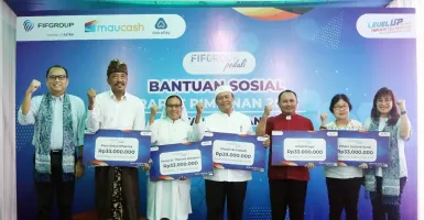 FIFGROUP Serahkan Bantuan untuk 5 Rumah Ibadah di Semarang