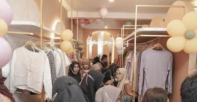 Buka Outlet Baru, Rifany Hijab Diserbu Pembeli