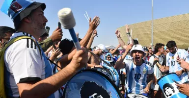 Tak Terima Messi Dihina, Suporter Argentina Tawuran Lawan Fans Meksiko
