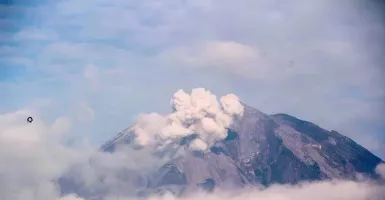 Gunung Semeru Erupsi, Awan Panas Hingga 7 Kilometer