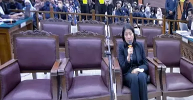 Majelis Hakim Heran Putri Candrawathi Dengar Suara Tembakan Diam Saja