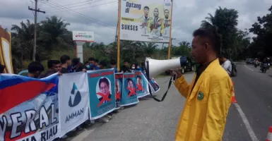 Mahasiswa Riau Demo Minta PT Amman Mineral Ditutup