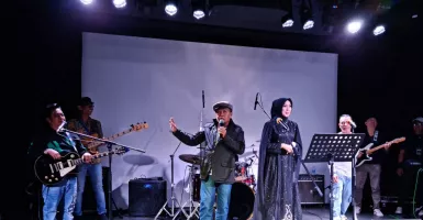Duet Khairat KDI dan Penyanyi Malaysia Azura Pedora Bawakan Lagu RockDut