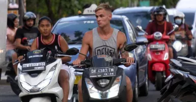 Larangan Turis Asing Memakai Motor di Bali Sudah Ada di Pergub