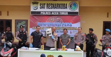 Sejoli Edarkan Sabu dan Simpan Senpi di Aceh Timur, Ditangkap di Gubuk