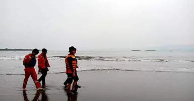 Bocah Tenggelam di Pantai Cikelewung Sukabumi Ditemukan Tewas