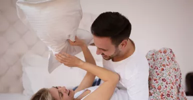 4 Teknik Foreplay Bikin Hubungan Ranjang Makin Hot, Bisa Dicoba Malam ini