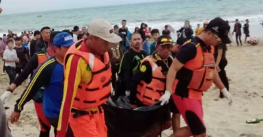 2 Wisatawan Terseret Ombak di Pantai Sentolo Garut Ditemukan Tewas