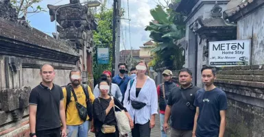 3 WNA Rusia di Bali Tepergok Berpose Tak Pantas di Pura Pengubengan