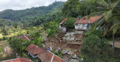 Tanah Longsor di Tasikmalaya, 15 Orang Harus Dievakuasi