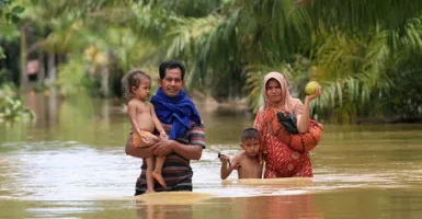 Ratusan Korban Banjir di Aceh Barat Terserang Penyakit Gatal dan Demam