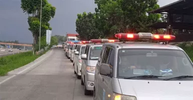 Korban Bus Masuk Jurang di Guci Tegal Dievakuasi ke Tangerang Selatan