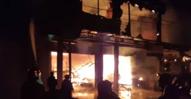 Kebakaran di Kalimantan Barat Senin Dini Hari, 8 Ruko Ludes
