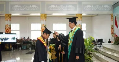 UIN Raden Intan Lampung Luluskan Wisudawan Doktor Nonmuslim Pertama